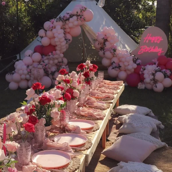 luxury-picnic-hire-essex-pink-balloon-arch-long-table